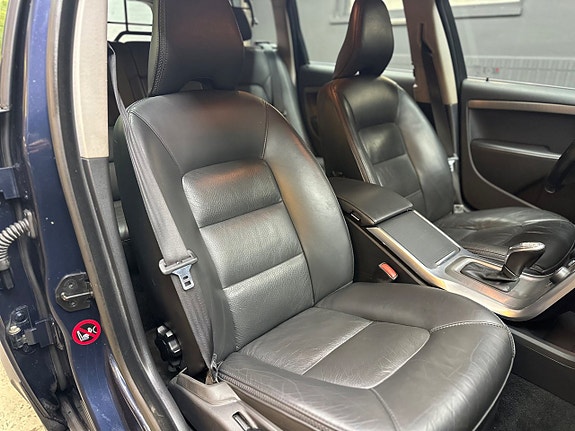 Volvo XC70 8 of 17