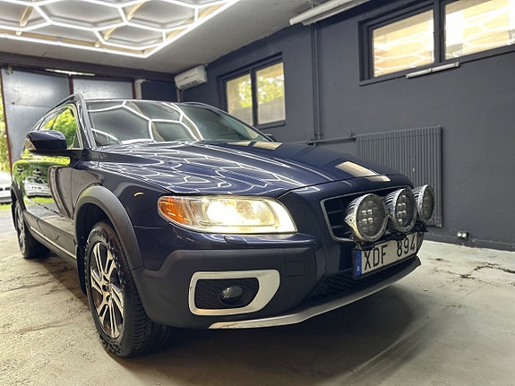 Volvo XC70 7 of 17