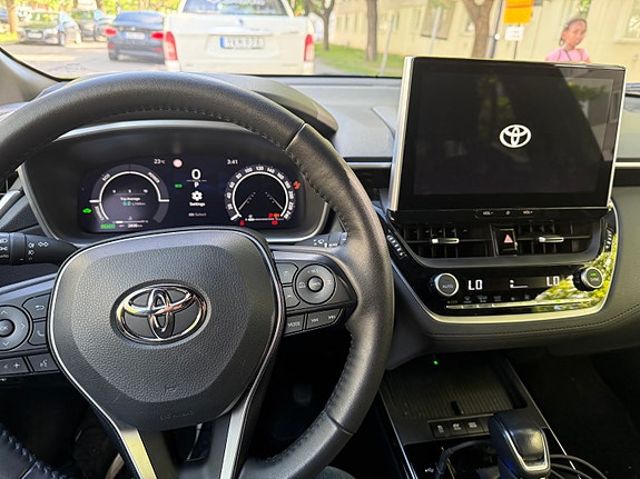 Toyota Corolla Cross 9 of 11