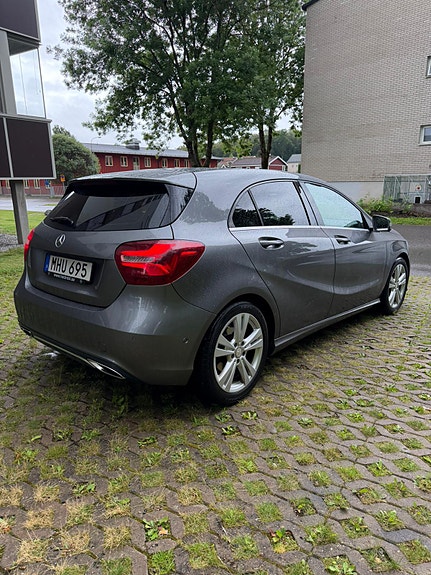 Mercedes-Benz A180 d 4 of 4