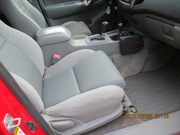 Toyota HiLux 5 of 5