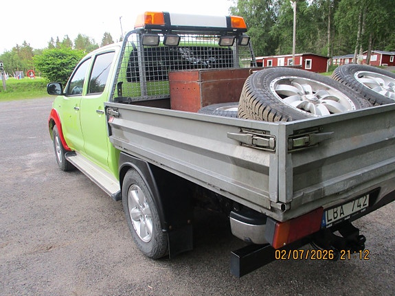 Toyota HiLux 3 of 5