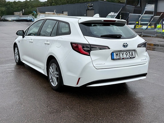 Toyota Corolla 5 of 5