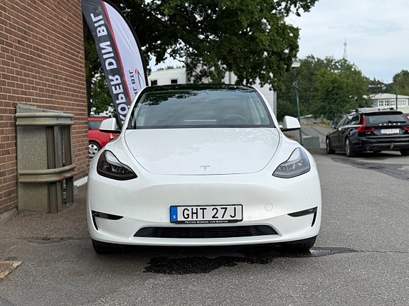 Tesla Model Y 5 of 5