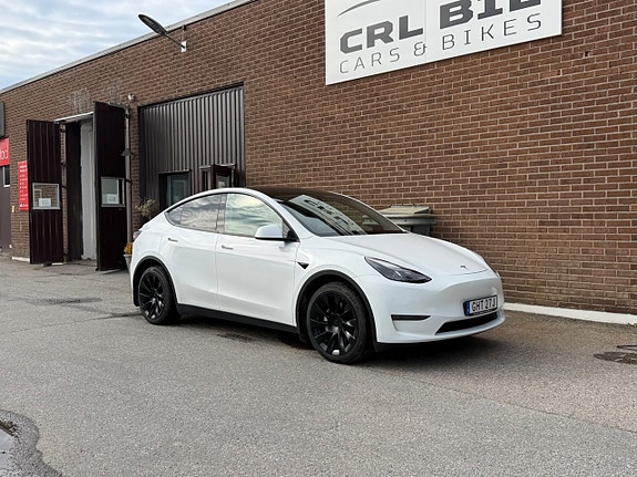 Tesla Model Y 6 of 15