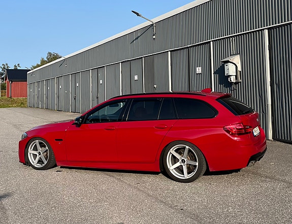 BMW 520d 3 of 5
