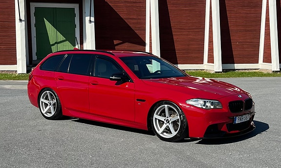 BMW 520d 2 of 5