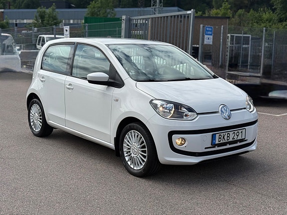 Volkswagen UP! 2 of 5