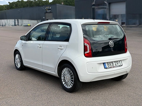 Volkswagen UP! 5 of 5