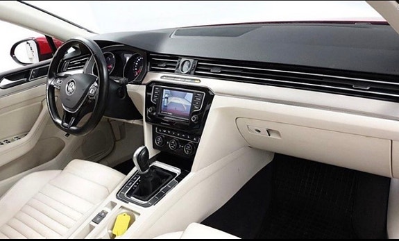 Volkswagen Passat 4 of 6