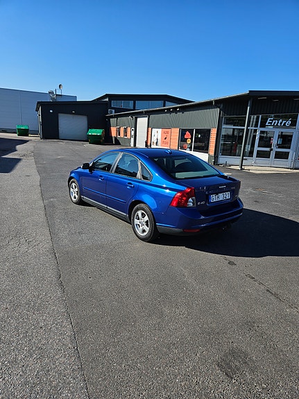 Volvo S40 3 of 6