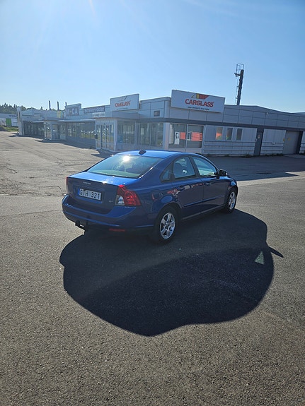Volvo S40 2 of 6