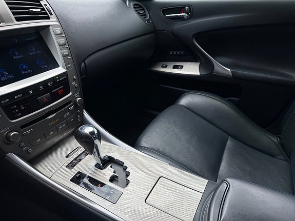 Lexus IS 22 of 24