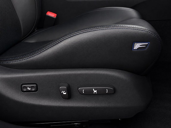 Lexus IS 9 of 24