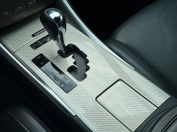 Lexus IS 21 of 24