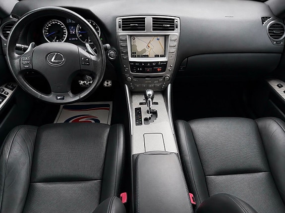 Lexus IS 13 of 24