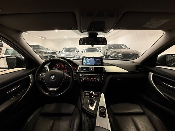 BMW 320d 15 of 30
