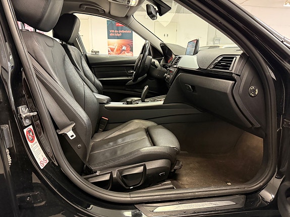 BMW 320d 13 of 30