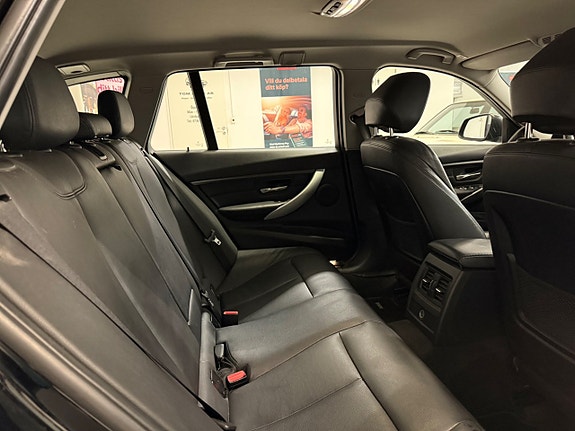 BMW 320d 14 of 30