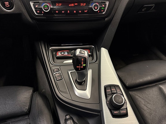 BMW 320d 28 of 30