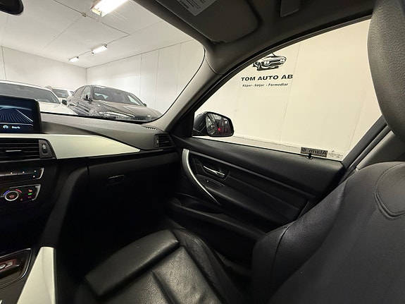 BMW 320d 29 of 30