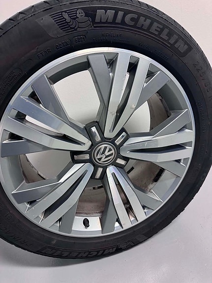 Volkswagen Passat Alltrack 13 of 16