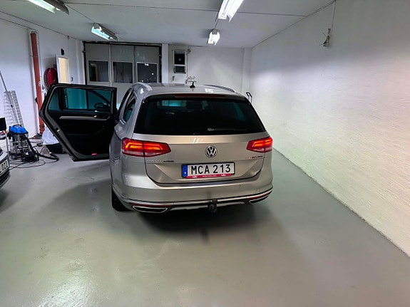 Volkswagen Passat Alltrack 4 of 5