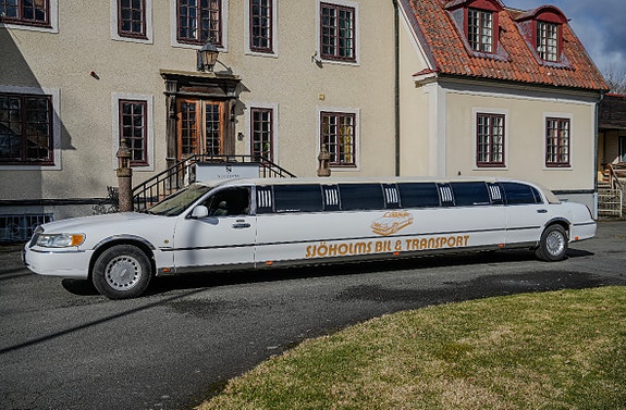 Lincoln Town Car 3 of 3