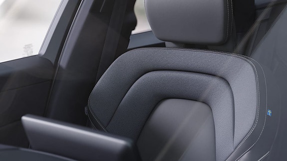 Volvo XC60 2 of 5