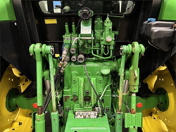John Deere 5100R 5 of 8
