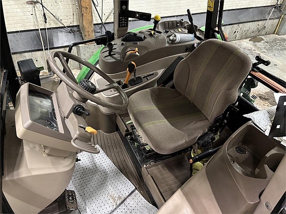 John Deere 5100R 6 of 8