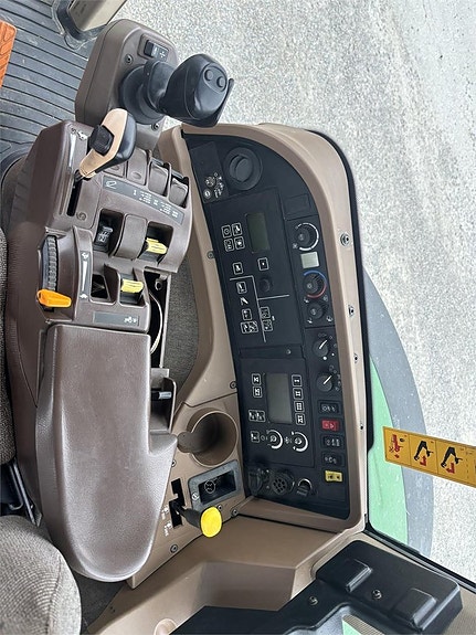 John Deere 7820 9 of 9