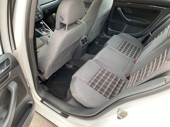 Volkswagen Golf V 10 of 19