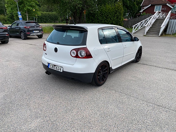 Volkswagen Golf V 4 of 19