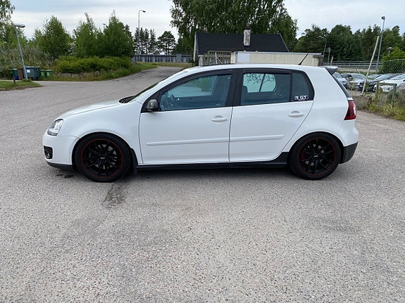 Volkswagen Golf V 3 of 19