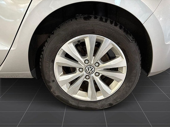Volkswagen Golf Sportsvan 6 of 17