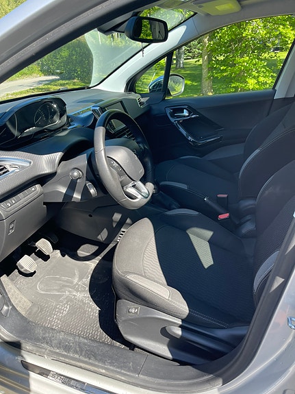 Peugeot 208 7 of 10