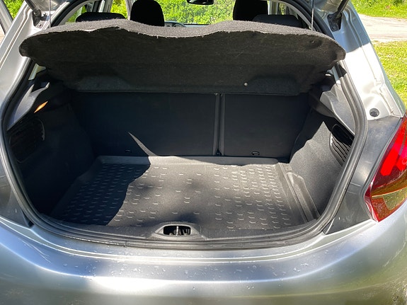 Peugeot 208 8 of 10
