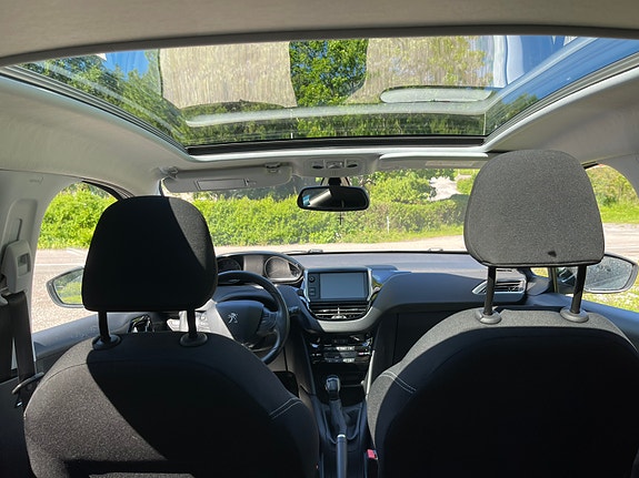 Peugeot 208 9 of 10