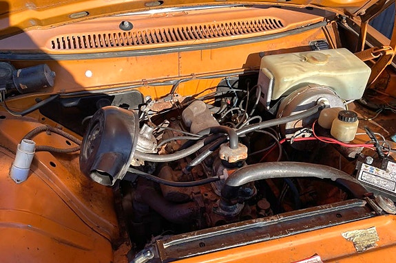 Volvo 142 2 of 5