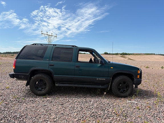 Chevrolet Tahoe 3 of 5