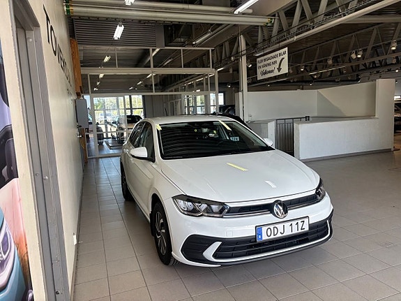 Volkswagen Polo 2 of 5