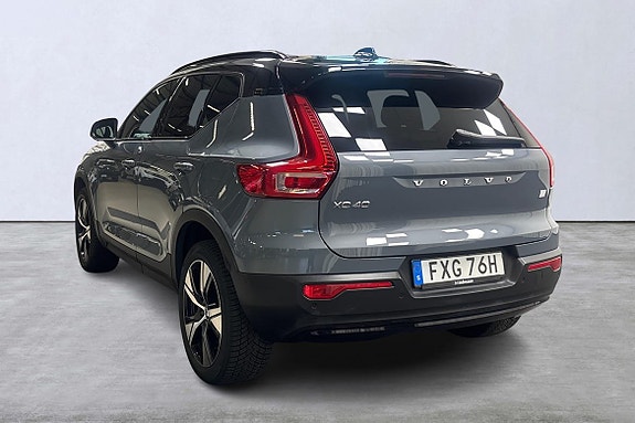 Volvo XC40 4 of 25