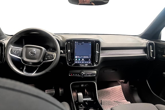 Volvo XC40 9 of 25