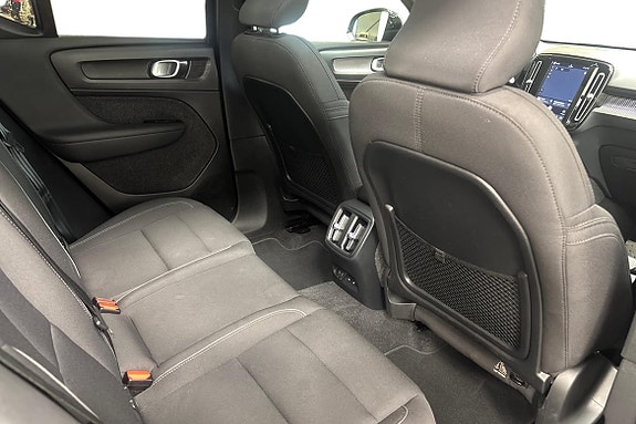 Volvo XC40 11 of 25