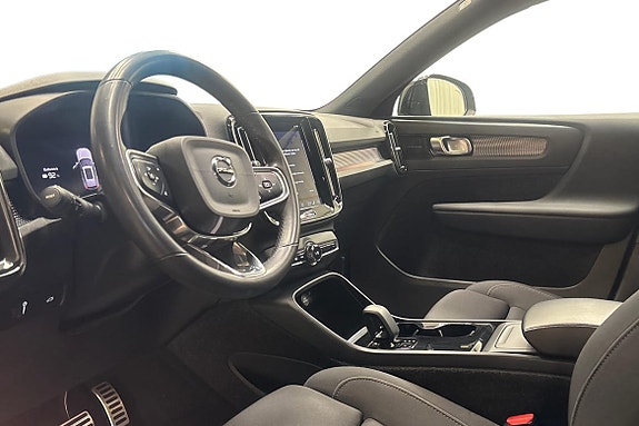 Volvo XC40 8 of 25