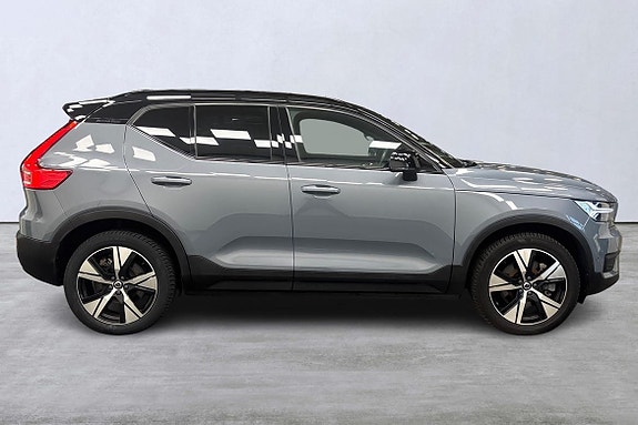 Volvo XC40 3 of 25