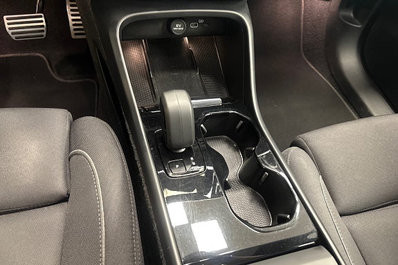 Volvo XC40 17 of 25
