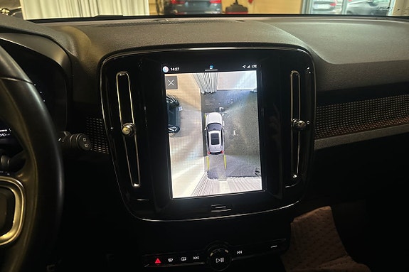Volvo XC40 19 of 25