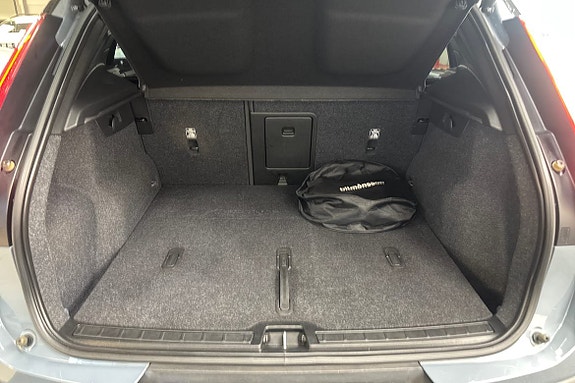 Volvo XC40 13 of 25